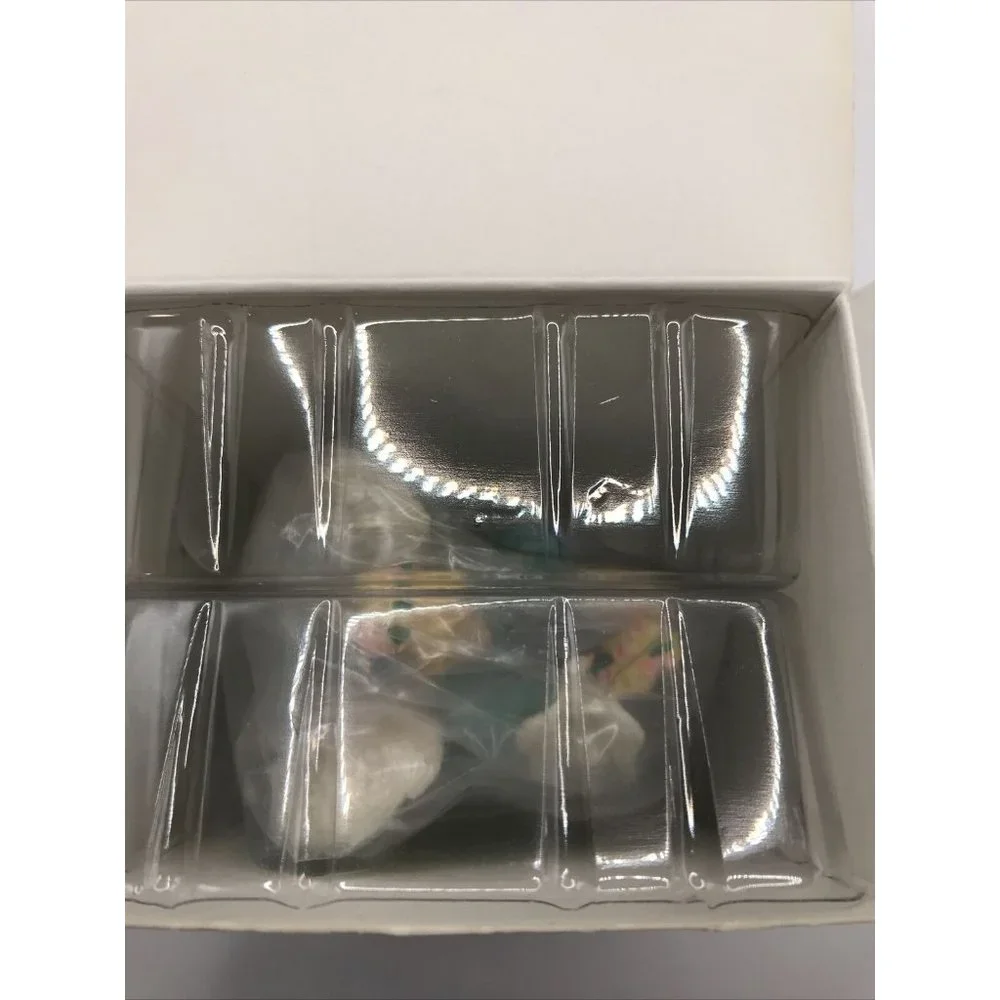 1999 Hallmark Keepsake Ornament Inspirational Angel-World‎ of Wishes